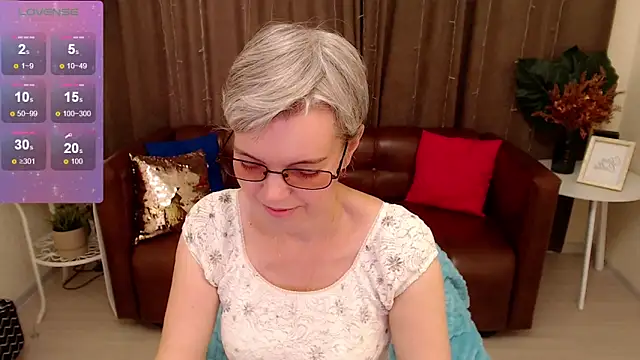 Snapshot of Cutie_Erikaa1 chatting on March 5, 2025, 6:54 am Cutie Erikaa1 online show from March 5, 2025, 6:54 am