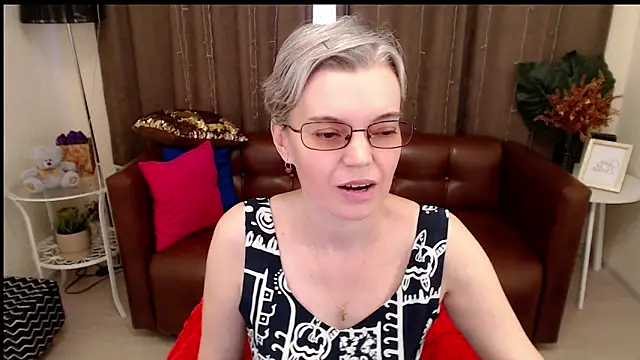 Snapshot of Cutie_Erikaa1 chatting on March 13, 2025, 5:43 am Cutie Erikaa1 online show from March 13, 2025, 5:43 am