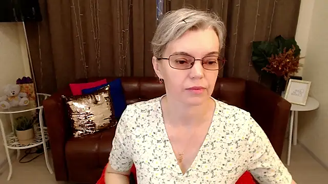 Snapshot of Cutie_Erikaa1 chatting on March 14, 2025, 2:20 am Cutie Erikaa1 online show from March 14, 2025, 2:20 am