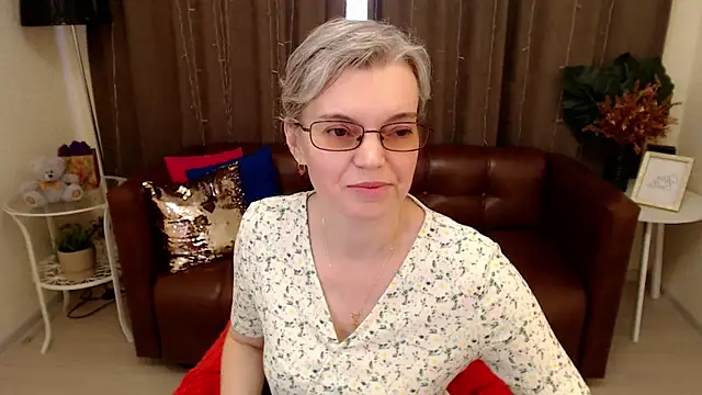 Snapshot of Cutie_Erikaa1 chatting on March 14, 2025, 5:27 am Cutie Erikaa1 online show from March 14, 2025, 5:27 am