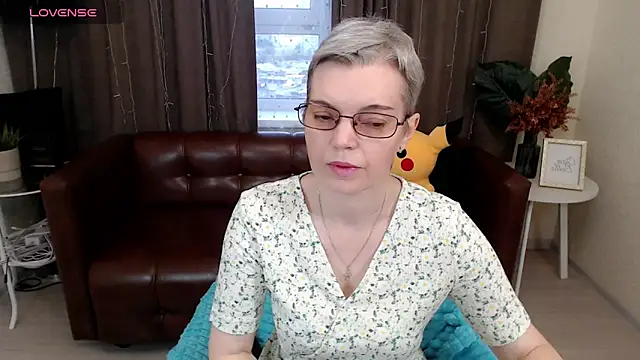 Snapshot of Cutie_Erikaa1 chatting on September 10, 2025, 2:22 am Cutie Erikaa1 online show from September 10, 2025, 2:22 am