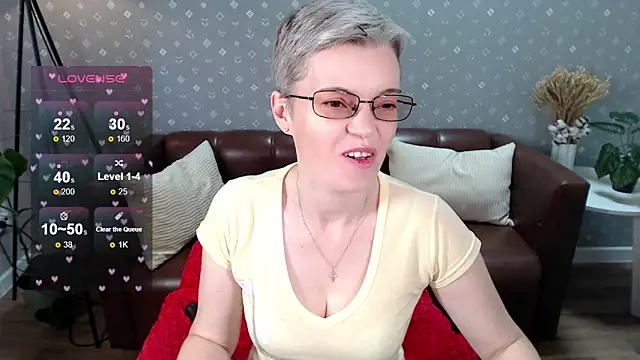 Snapshot of Cutie_Erikaa1 chatting on September 12, 2025, 11:32 am Cutie Erikaa1 online show from September 12, 2025, 11:32 am