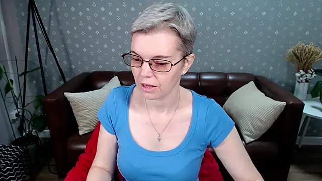 Snapshot of Cutie_Erikaa1 chatting on September 14, 2025, 2:22 am Cutie Erikaa1 online show from September 14, 2025, 2:22 am