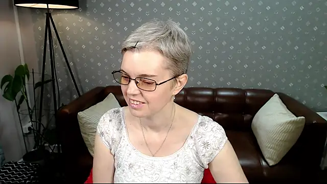 Snapshot of Cutie_Erikaa1 chatting on September 19, 2025, 2:24 am Cutie Erikaa1 online show from September 19, 2025, 2:24 am