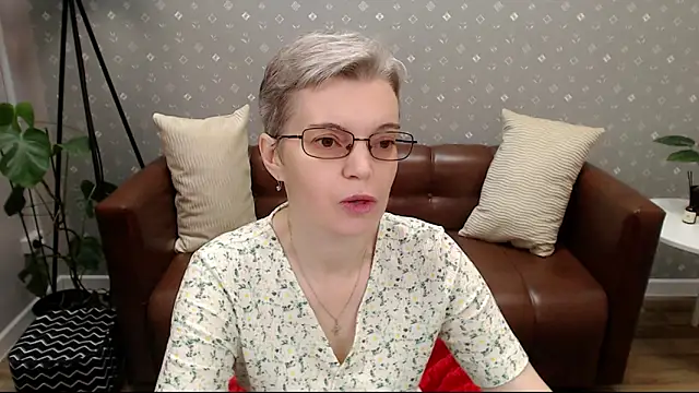 Snapshot of Cutie_Erikaa1 chatting on September 25, 2025, 2:26 am Cutie Erikaa1 online show from September 25, 2025, 2:26 am