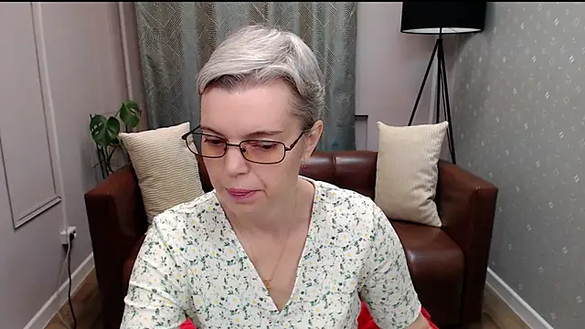 Snapshot of Cutie_Erikaa1 chatting on October 18, 2025, 2:25 am Cutie Erikaa1 online show from October 18, 2025, 2:25 am