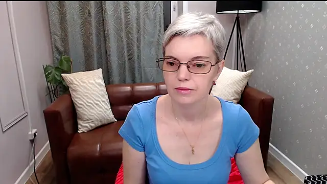 Snapshot of Cutie_Erikaa1 chatting on October 19, 2025, 2:12 am Cutie Erikaa1 online show from October 19, 2025, 2:12 am