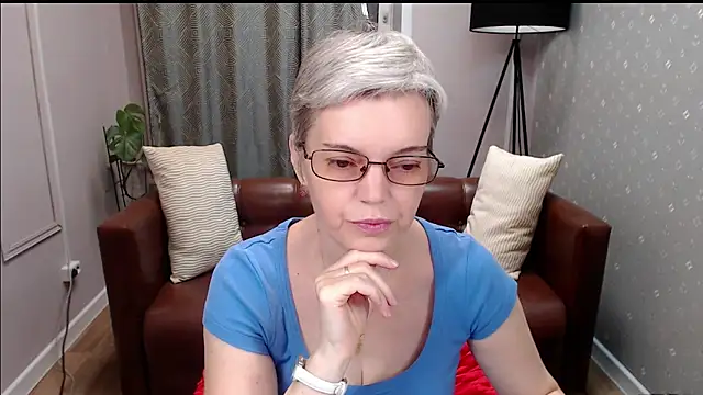 Snapshot of Cutie_Erikaa1 chatting on October 22, 2025, 2:12 am Cutie Erikaa1 online show from October 22, 2025, 2:12 am