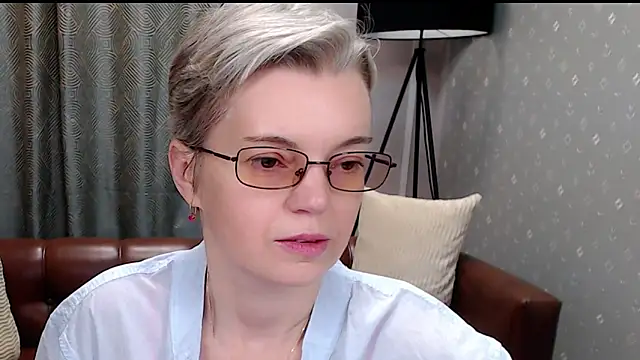 Snapshot of Cutie_Erikaa1 chatting on October 30, 2025, 2:24 am Cutie Erikaa1 online show from October 30, 2025, 2:24 am