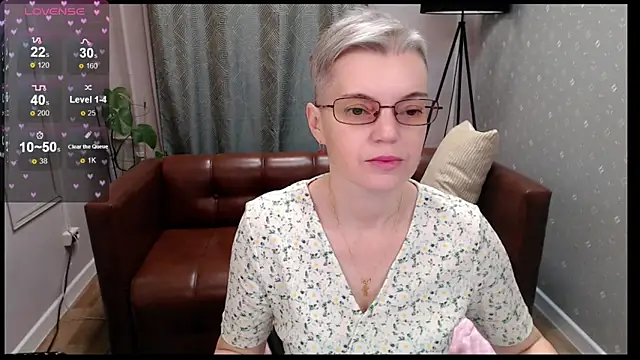 Snapshot of Cutie_Erikaa1 chatting on November 13, 2025, 2:10 am Cutie Erikaa1 online show from November 13, 2025, 2:10 am