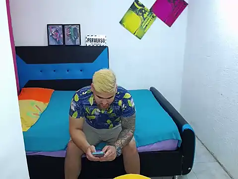 Snapshot of pitbullveryhot chatting on December 1, 2024, 4:29 pm pitbullveryhot online show from December 1, 2024, 4:29 pm