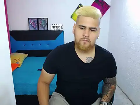 Snapshot of pitbullveryhot chatting on December 2, 2024, 9:56 am pitbullveryhot online show from December 2, 2024, 9:56 am