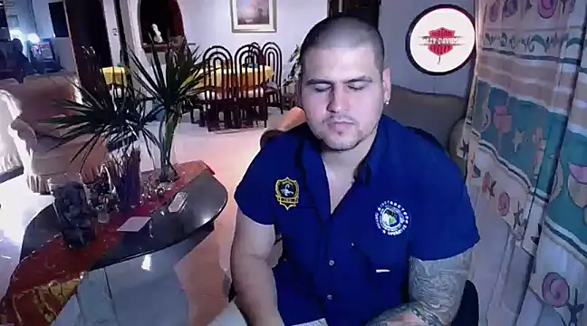 Snapshot of pitbullveryhot chatting on February 7, 2025, 3:45 am pitbullveryhot online show from February 7, 2025, 3:45 am