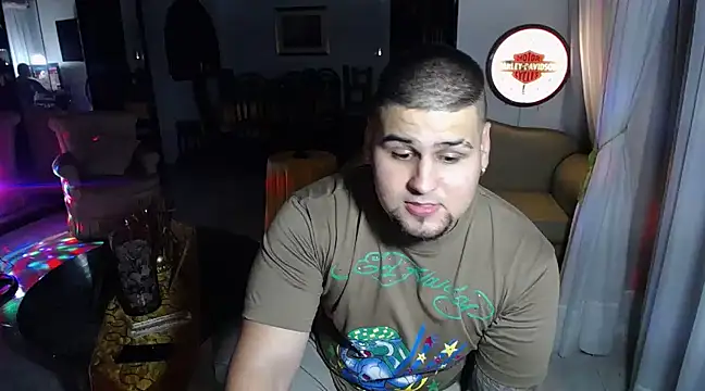 Snapshot of pitbullveryhot chatting on February 27, 2025, 4:09 am pitbullveryhot online show from February 27, 2025, 4:09 am