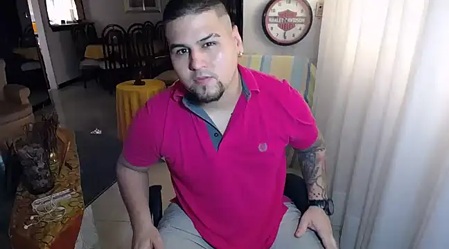 Snapshot of pitbullveryhot chatting on March 1, 2025, 4:44 pm pitbullveryhot online show from March 1, 2025, 4:44 pm