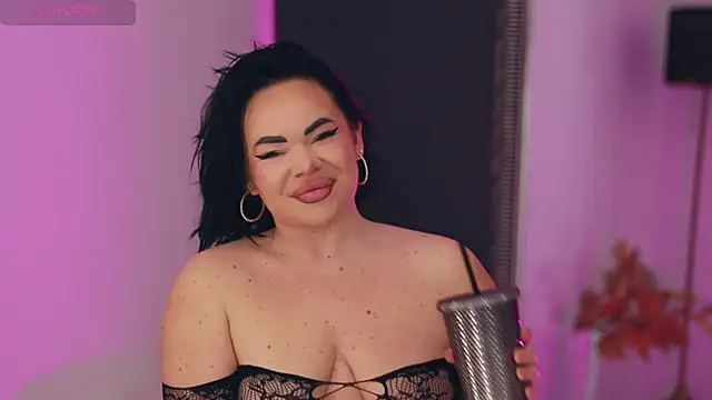 Snapshot of MissLilaa chatting on November 16, 2025, 4:23 pm MissLilaa online show from November 16, 2025, 4:23 pm