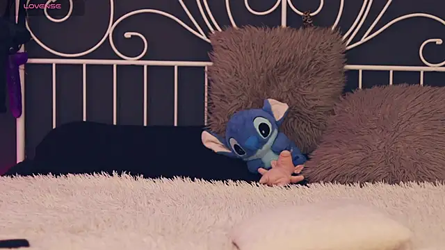 Snapshot of MissLilaa chatting on November 25, 2025, 4:18 pm MissLilaa online show from November 25, 2025, 4:18 pm