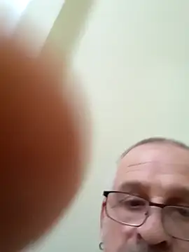 Snapshot of geilerschwanz64 chatting on December 21, 2024, 10:39 am geilerschwanz64 online show from December 21, 2024, 10:39 am