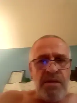 Snapshot of geilerschwanz64 chatting on December 24, 2024, 5:05 am geilerschwanz64 online show from December 24, 2024, 5:05 am