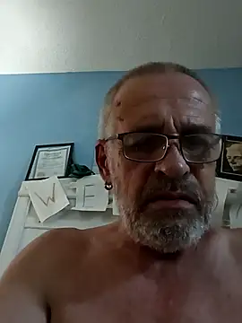 Snapshot of geilerschwanz64 chatting on December 28, 2024, 5:44 am geilerschwanz64 online show from December 28, 2024, 5:44 am