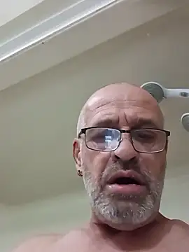 Snapshot of geilerschwanz64 chatting on January 8, 2025, 10:16 pm geilerschwanz64 online show from January 8, 2025, 10:16 pm