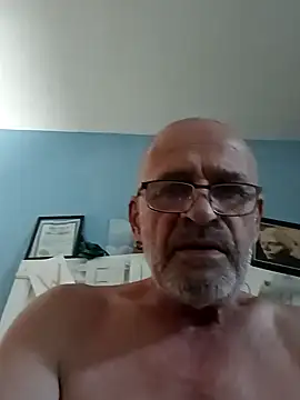 Snapshot of geilerschwanz64 chatting on January 9, 2025, 2:43 am geilerschwanz64 online show from January 9, 2025, 2:43 am