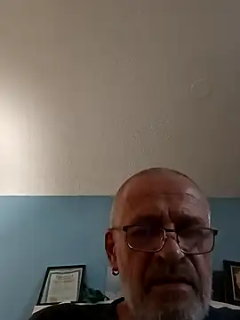 Snapshot of geilerschwanz64 chatting on January 16, 2025, 1:27 am geilerschwanz64 online show from January 16, 2025, 1:27 am