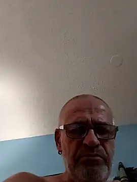 Snapshot of geilerschwanz64 chatting on February 6, 2025, 5:57 am geilerschwanz64 online show from February 6, 2025, 5:57 am