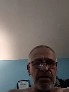 Snapshot of geilerschwanz64 chatting on February 26, 2025, 7:38 pm geilerschwanz64 online show from February 26, 2025, 7:38 pm