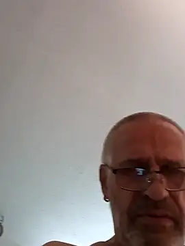 Snapshot of geilerschwanz64 chatting on March 18, 2025, 3:53 pm geilerschwanz64 online show from March 18, 2025, 3:53 pm