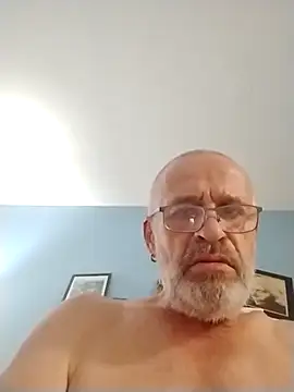 Snapshot of geilerschwanz64 chatting on September 26, 2025, 8:40 am geilerschwanz64 online show from September 26, 2025, 8:40 am