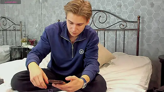 Snapshot of Marcus_Swampov chatting on December 7, 2024, 2:20 am Marcus Swampov online show from December 7, 2024, 2:20 am