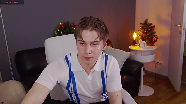 Snapshot of Marcus_Swampov chatting on December 25, 2024, 9:56 am Marcus Swampov online show from December 25, 2024, 9:56 am