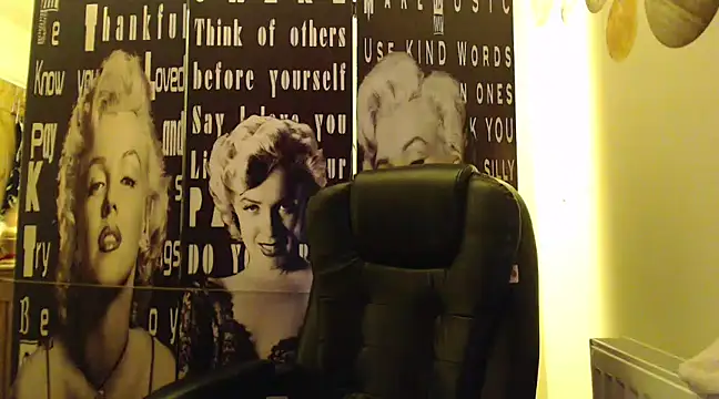 Snapshot of BettyDavisX chatting on December 14, 2024, 12:11 am BettyDavisX online show from December 14, 2024, 12:11 am