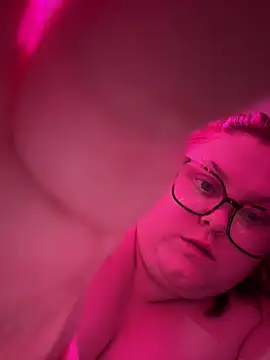 Snapshot of Tallulah-mae-xoxox chatting on February 11, 2025, 9:46 pm Tallulah-mae-xoxox online show from February 11, 2025, 9:46 pm