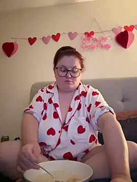 Snapshot of Tallulah-mae-xoxox chatting on February 25, 2025, 8:19 pm Tallulah-mae-xoxox online show from February 25, 2025, 8:19 pm