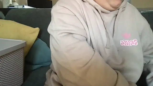 Snapshot of Tallulah-mae-xoxox chatting on March 5, 2025, 1:50 pm Tallulah-mae-xoxox online show from March 5, 2025, 1:50 pm