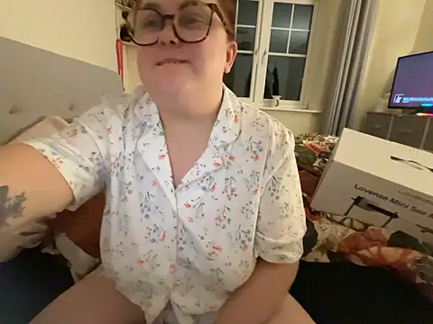 Snapshot of Tallulah-mae-xoxox chatting on March 13, 2025, 11:05 pm Tallulah-mae-xoxox online show from March 13, 2025, 11:05 pm