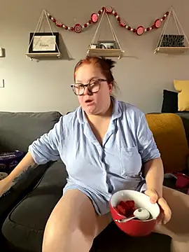 Snapshot of Tallulah-mae-xoxox chatting on September 11, 2025, 9:20 am Tallulah-mae-xoxox online show from September 11, 2025, 9:20 am