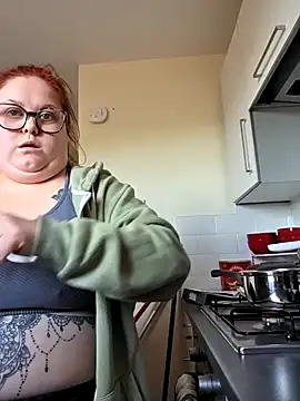 Snapshot of Tallulah-mae-xoxox chatting on September 19, 2025, 2:18 pm Tallulah-mae-xoxox online show from September 19, 2025, 2:18 pm