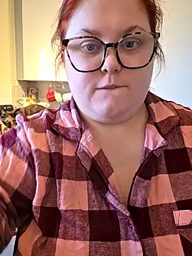 Snapshot of Tallulah-mae-xoxox chatting on September 21, 2025, 1:02 pm Tallulah-mae-xoxox online show from September 21, 2025, 1:02 pm