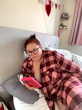 Snapshot of Tallulah-mae-xoxox chatting on September 24, 2025, 12:19 pm Tallulah-mae-xoxox online show from September 24, 2025, 12:19 pm