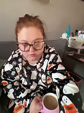 Snapshot of Tallulah-mae-xoxox chatting on October 22, 2025, 9:31 am Tallulah-mae-xoxox online show from October 22, 2025, 9:31 am