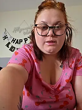 Snapshot of Tallulah-mae-xoxox chatting on October 26, 2025, 8:53 am Tallulah-mae-xoxox online show from October 26, 2025, 8:53 am