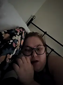 Snapshot of Tallulah-mae-xoxox chatting on November 1, 2025, 1:13 pm Tallulah-mae-xoxox online show from November 1, 2025, 1:13 pm