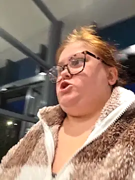 Snapshot of Tallulah-mae-xoxox chatting on December 1, 2025, 4:23 pm Tallulah-mae-xoxox online show from December 1, 2025, 4:23 pm