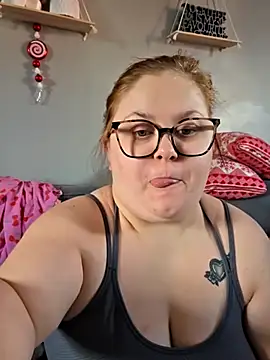 Snapshot of Tallulah-mae-xoxox chatting on December 3, 2025, 1:20 pm Tallulah-mae-xoxox online show from December 3, 2025, 1:20 pm