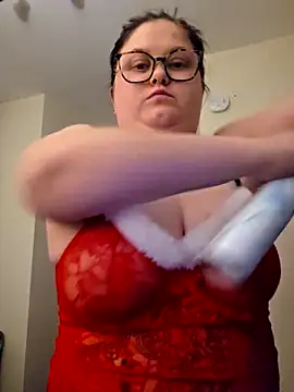 Snapshot of Tallulah-mae-xoxox chatting on December 13, 2025, 11:10 pm Tallulah-mae-xoxox online show from December 13, 2025, 11:10 pm