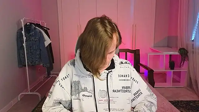 Snapshot of nikompell chatting on March 18, 2025, 3:09 am nikompell online show from March 18, 2025, 3:09 am