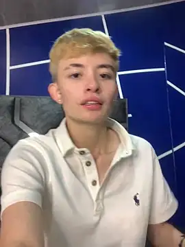 Snapshot of nico_18x chatting on February 6, 2025, 2:55 am nico 18x online show from February 6, 2025, 2:55 am